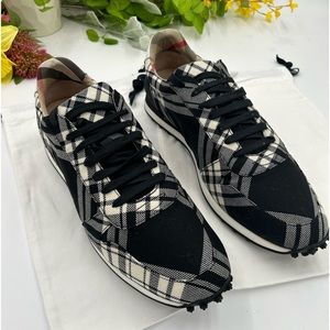 Men’s Burberry check sneakers, size 45 made in Italy worn 3 times no box